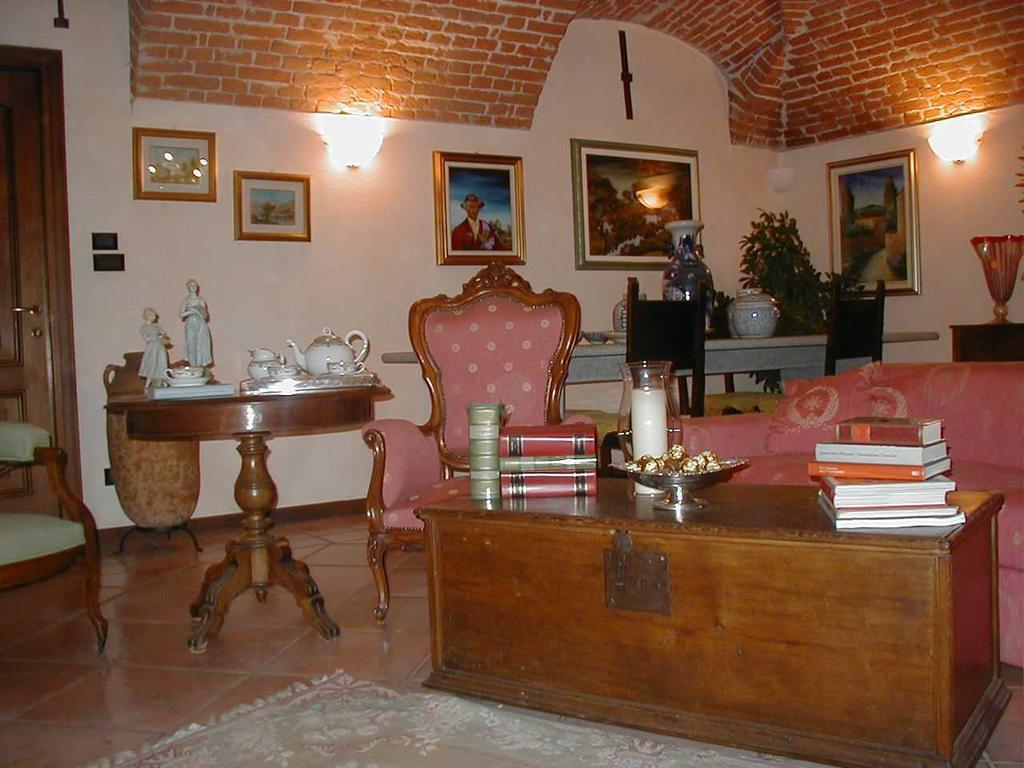 Torre Dei Frati Bed & Breakfast Fossano Exteriör bild